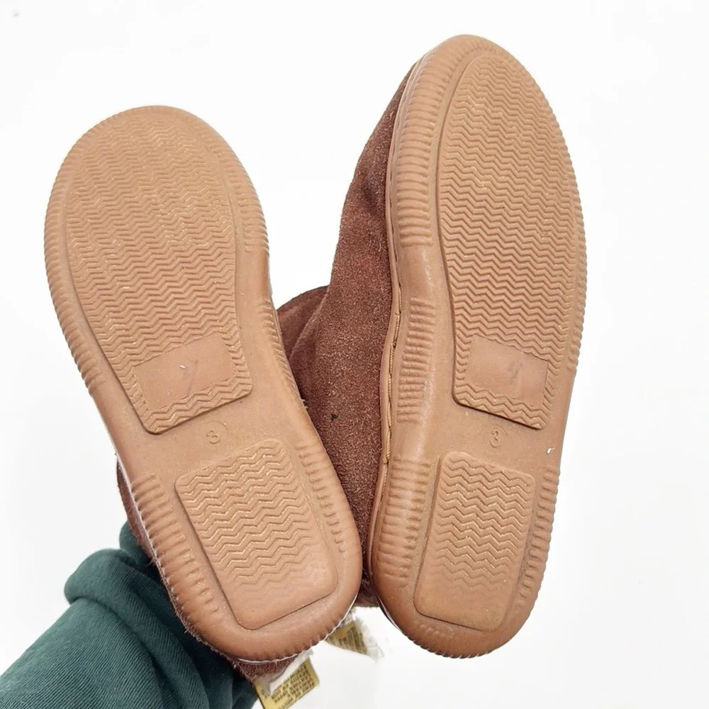 RJ’s Fuzzies by Cloud Nine Kids Hard Sole Shearling suede Slippers size 3 Tan